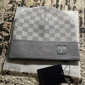 Louis Vuitton LV Patch Knit Beanie Gray New w/ Tags